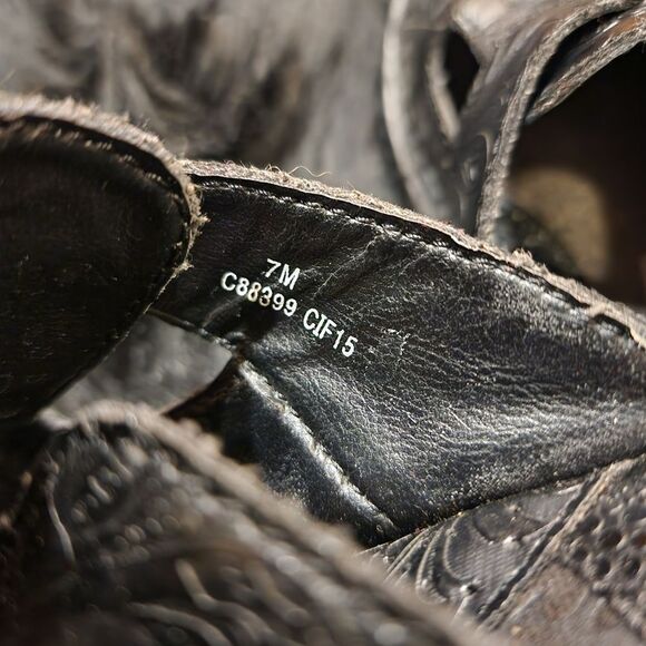 Born Concept Black Leather Buckle Mules Size 7M Etched Paisley Design - Picture 9 of 10